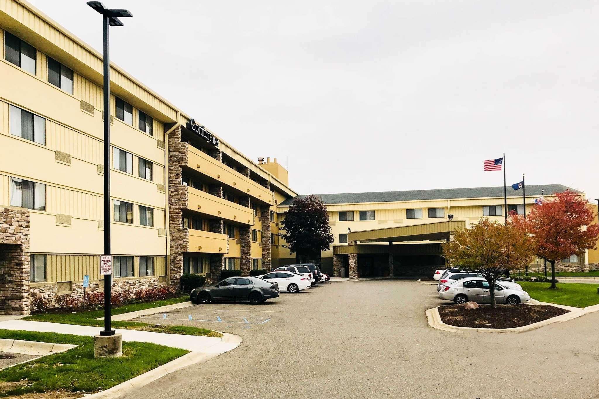 Comfort Inn Farmington Hills Exterior photo